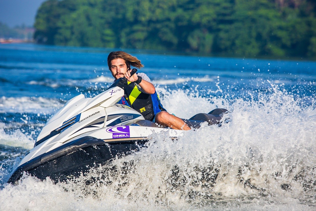 jet ski, splash, sea-1125329.jpg